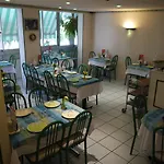 Saint-charles Hotel 2*