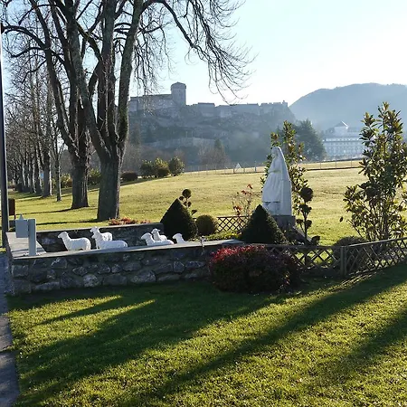 Saint-charles 2*