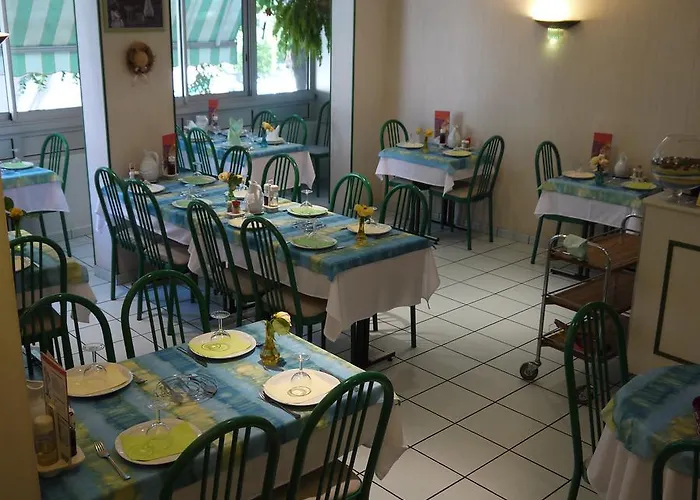 Saint-charles Hotell 2*