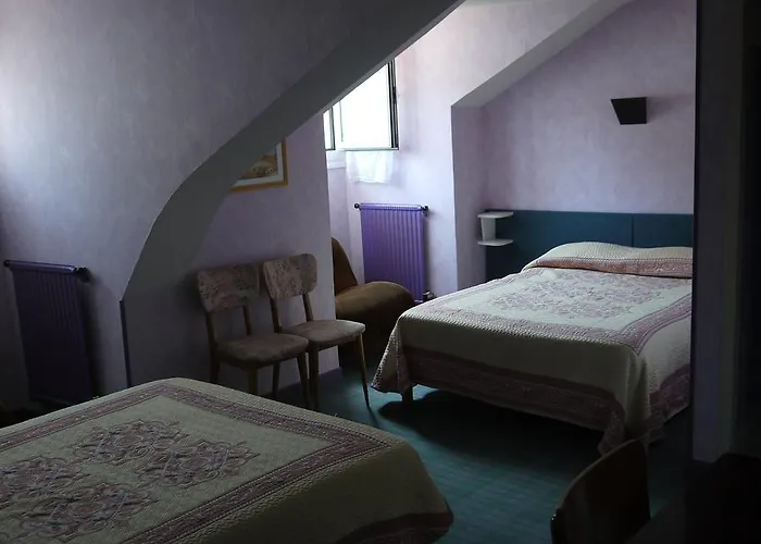 Hotel Saint-charles 2*