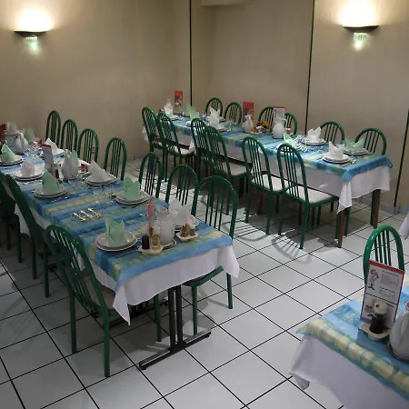 Saint-charles 酒店 2*