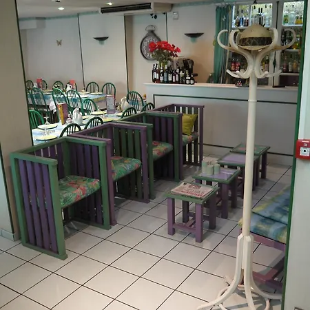 Saint-charles 酒店 2*