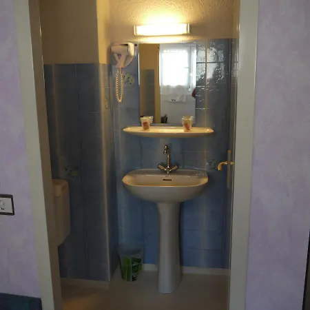 Saint-charles 卢德